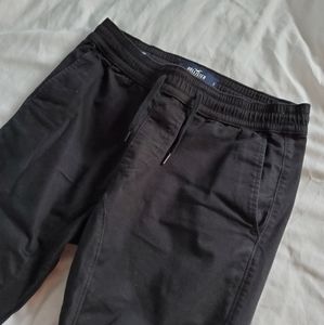 SOLD Hollister Joggers in men's size US Small